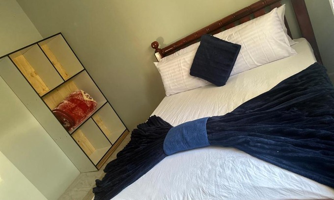Kampala House | NM GUESTHOUSE