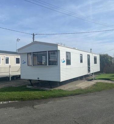 Towyn Resort | No. 1 Family Caravan at Golden Gate Holiday Centre, Sleeps 6
