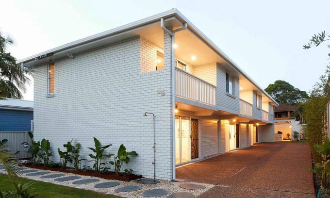 Nelson Bay House | No 1 Luana - pet friendly holiday townhouse