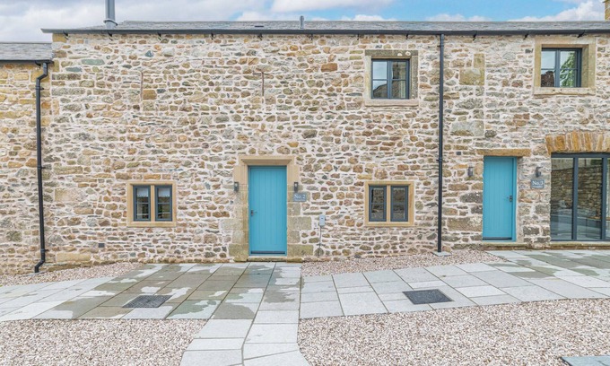 Ingleton Cottage | NO 2 THE COACH HOUSE, pet friendly in Thornton In Lonsdale