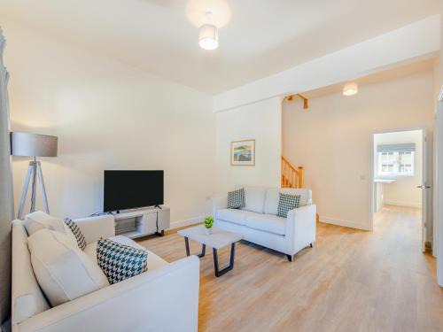 Felton House | No 4 - Kempton Park - Uk47939