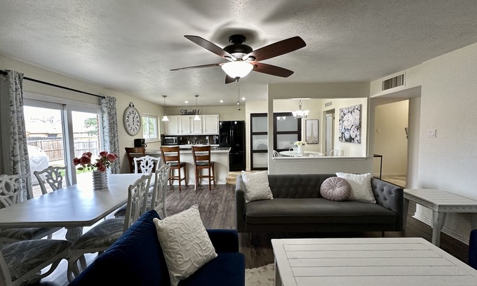 The Colony House | No chores! North Dallas Grandscapes