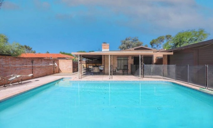 Miramonte House | No Cleaning Fee! Spacious Desert Retreat w/Jacuzzi/Private Pool/Fireplace
