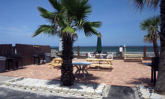 Bridgeport Heights Apartment | No Shoes? No Shirt? No Problem! Queen studio steps away from Daytona Beach!