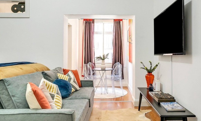 Kings Cross Apartment | Noir' - Luxury Potts Point Apartment. Cafes, bars and restaurants at your door.