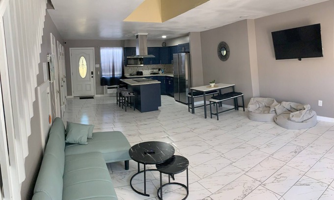 Read Boulevard East House | NOLA Townhouse NewOrleans, NOLA Townhouse