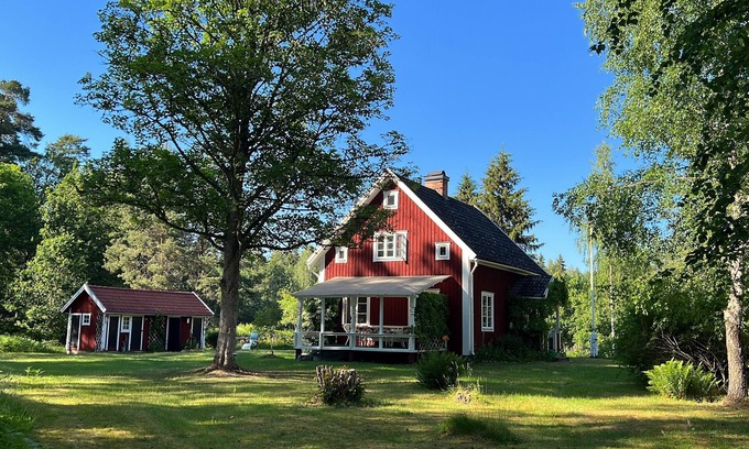 Fagelfors House | Non-smoking house with sauna and bathing place in front of the door