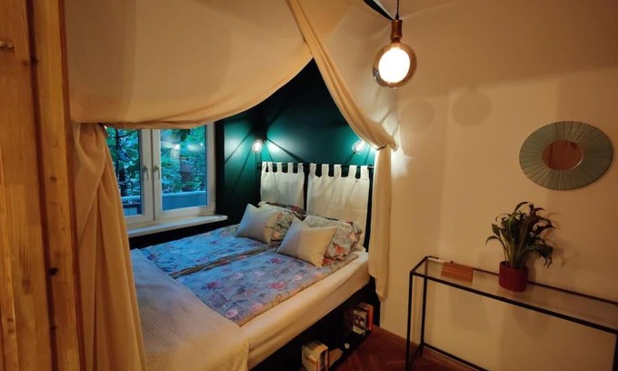 Szentimrevaros Apartment | Nookbed