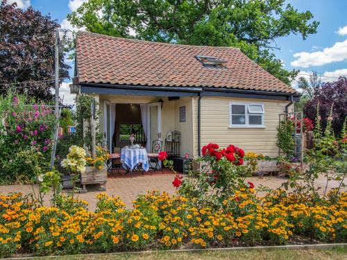 Bressingham House | Norbank Cottage