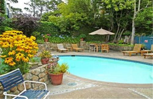 Golden Rectangle Hotel | Normandy Inn