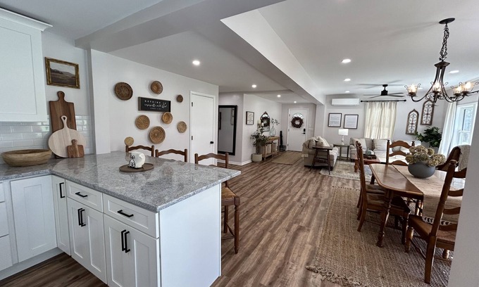 Sharps Chapel Other | Norris Lake Modern Farmhouse Retreatn