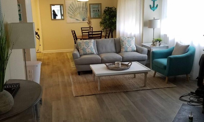 Virginia Beach Condo | North beach condo, cute, cozy and clean.
