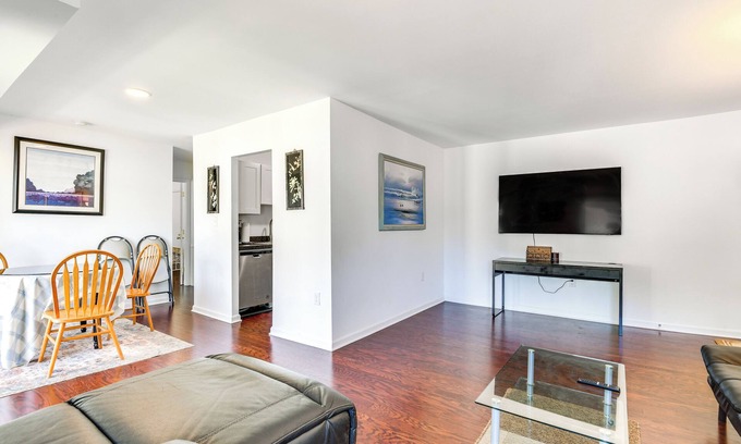 North Bethesda Apartment | North Bethesda Apartment w/Community Pool!