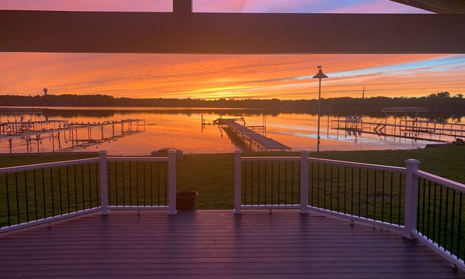 South Lima House | North end lake house walking distance to town amenities!