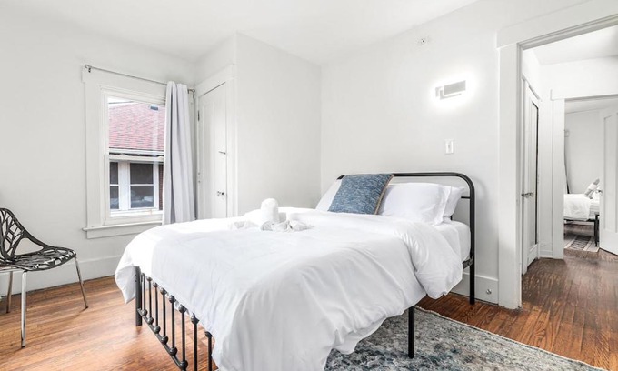 Detroit Apartment | North End Treasure, beautiful 2 bedroom apartment