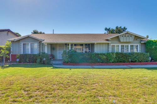 North Hills West House | North Hills 2BR Home and Outdoor Pool