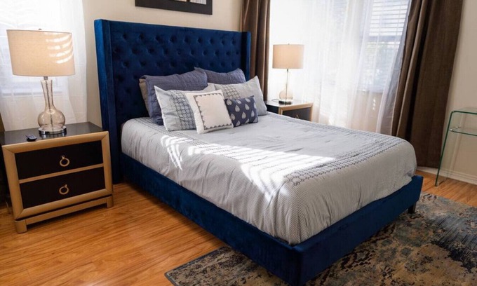 NoHo Arts District House | NORTH HOLLYWOOD GEM: 2BR HOME w/PRIVATE HOT TUB, PATIO/YARD & EV CHARGER p42