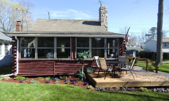North Lakeport Cabin | North Lakeport Log Cabin- 200 Foot Stroll to Lake Huron Beach. n