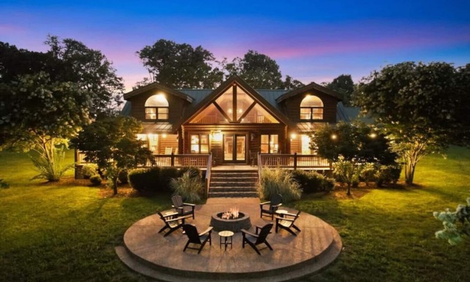 Sumner County Cabin | North Nashville Getaway