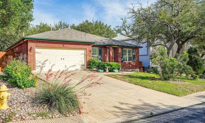 Stone Oak House | North San Antonio Vacation Rental w/Yard & Deck!