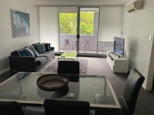 North Sydney Apartment | North Sydney Wyndel Apartments-MIL1005