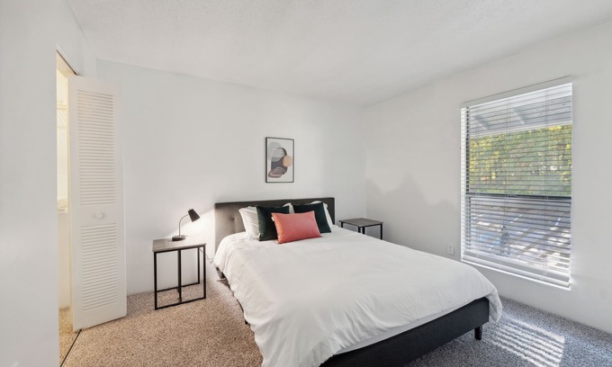 Winston - Salem Apartment | Northcliffe 407 I Fully Furnished 2 Bedroom 2 Ba