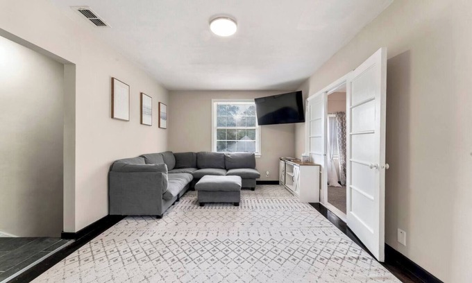 San Marco Apartment | Northeast Florida Retreat