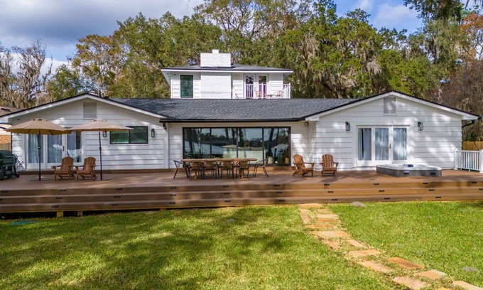 Southside House | Northeast Florida Retreat