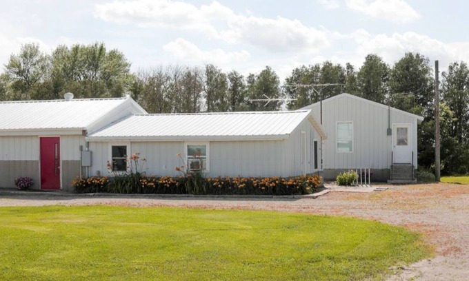 Alpha Cottage | Northeast Iowa Farm Cottages