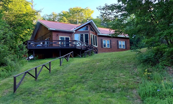 Algoma District Cottage | Northern Haven on a Crystal-Clear Lake. Ideal for family-style gatherings