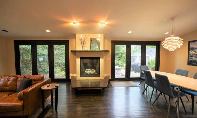 Marquette House | Northern Lights Nest Lite