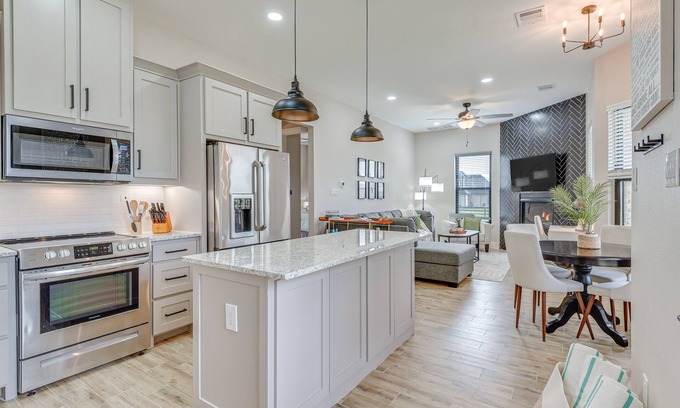 Argyle House | Northlake Vacation Rental w/Pool & Hot Tub Access