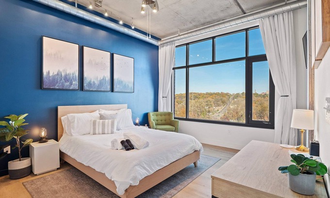 Elizabeth Park Valley Condo | Northside District Loft - Panoramic Valley Views