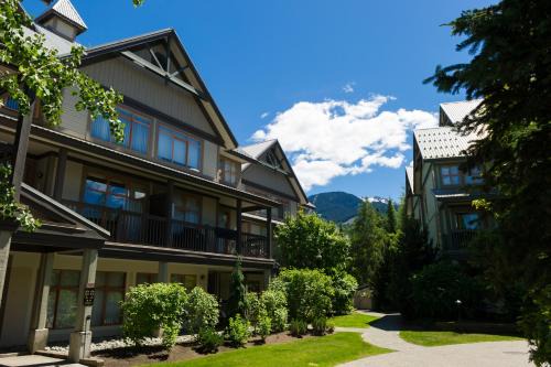 Village North Apartment | Northstar at Stoney Creek by Whiski Jack