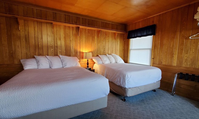 Long Lake Cabin | Northwoods Lodge Hotel Room 1