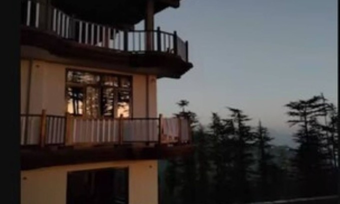 Cheog Hotel | Norvin Homes- Family Room/breakfast included