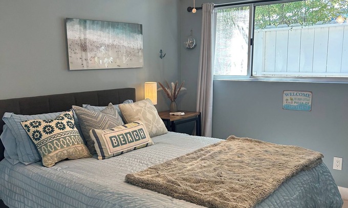 Malibu House | Nostalgic Coastal Retreat walk to hiking and beach