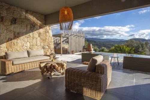 Molini Villa | NOUVEAUTE! Magnifique villa à 2 minutes des plus belles plages de la rive sud
