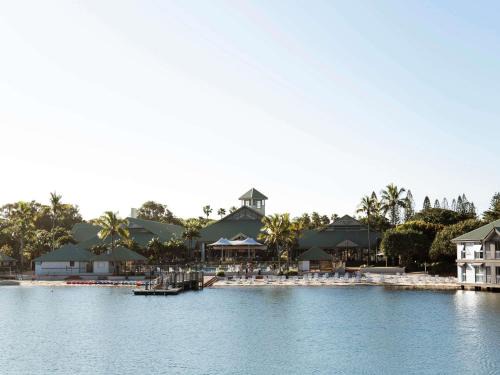 Twin Waters Hotel | Novotel Sunshine Coast Resort