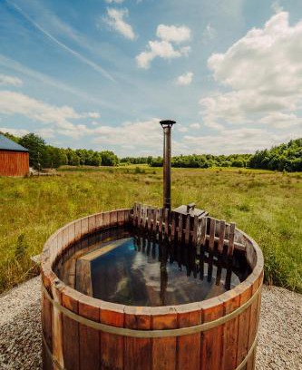 gmina Siemysl House | Nowoczesne Domki na Łące & Domki na Drzewie - Kołobrzeg - Sauna & Balia - PolanaGlamp