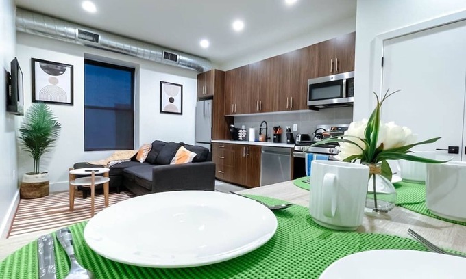 Downtown Newark Apartment | Nr Marriott*Airprt*FastWiFi*Train2NY