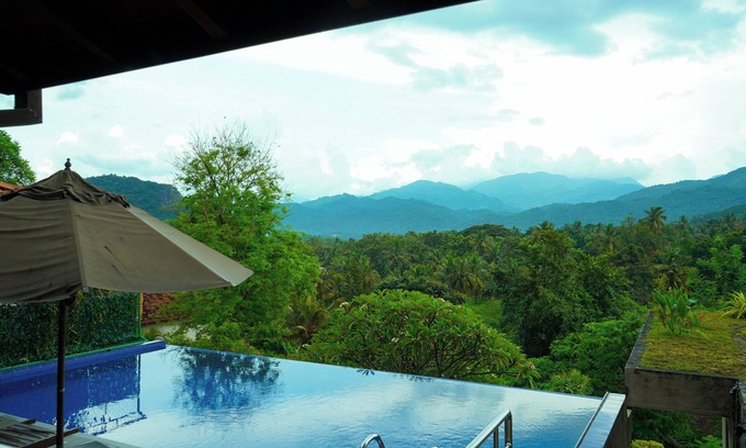Digana Villa | nSerene 5-Bedroom Villa nestled within the prestigious Victoria Golf Club!