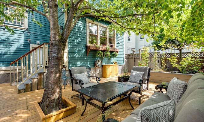 Downtown Vancouver Bed & Breakfast | O Canada House