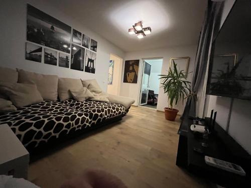 Bragadiru Apartment | O mansarda intima :) - the intimate attic :)