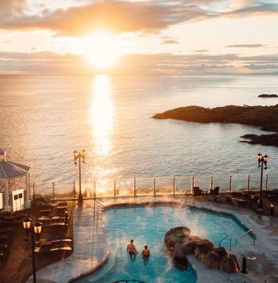 South Oak Bay Hotel | Oak Bay Beach Hotel