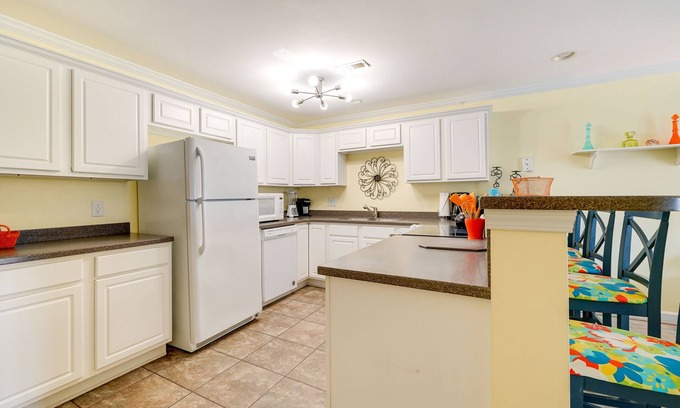 Tranquil Harbour Apartment | Oak Island Vacation Rental ~ 1 Block to Beach!