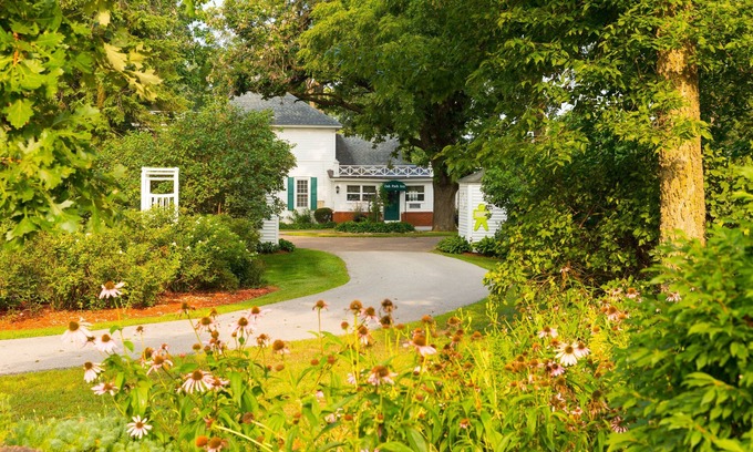 Whitehall Cabin | Oak Park Inn