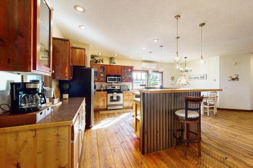 New Meadows Apartment | Oak Wood Condo