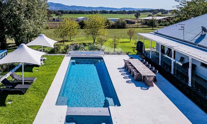 Mount Frome House | Oaklands Estate -stylish, pet friendly home on 10 acres with pool, spa, firepit.
