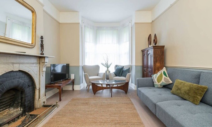 Rathmines House | Oakwood House Summary